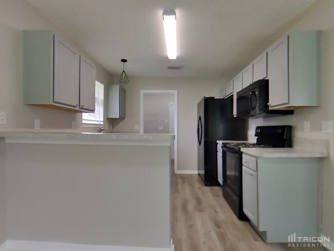 Building Photo - 2727 Fox Creek Dr E