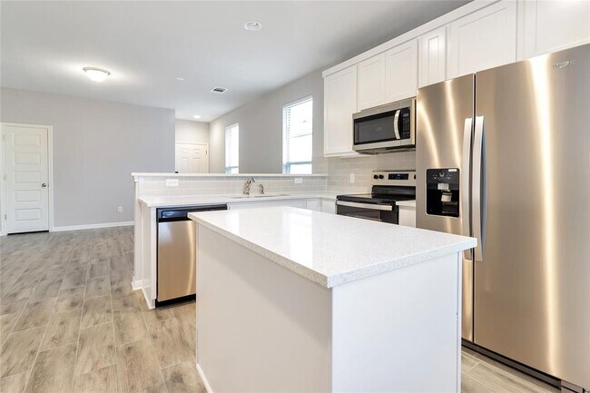 Building Photo - 141 Quiet Man Dr