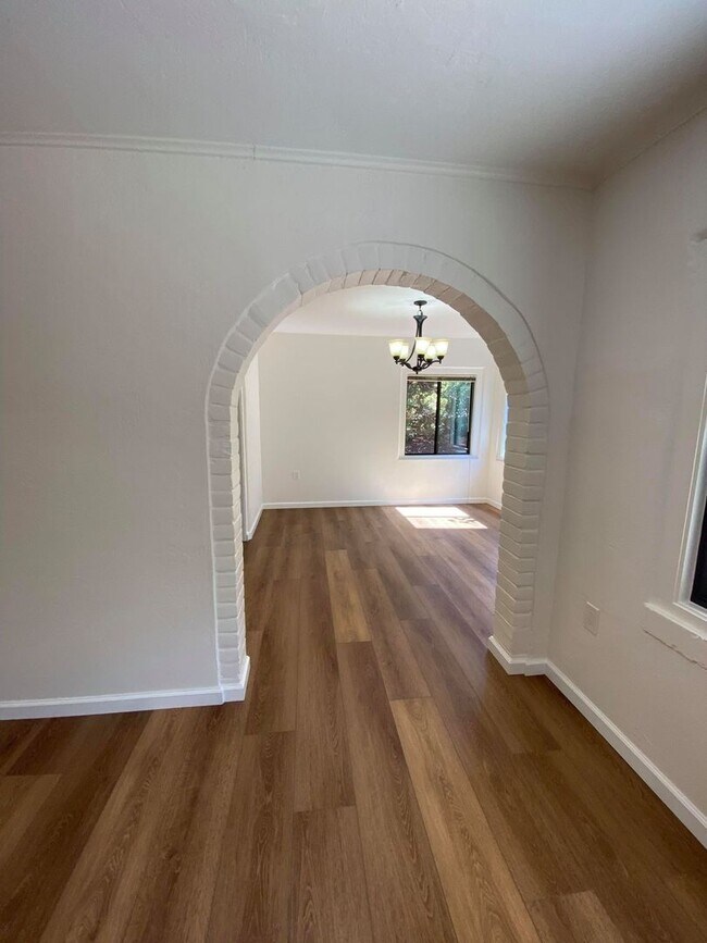 Building Photo - Spacious West Menlo Park Home for Rent