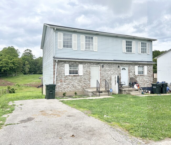 Building Photo - 1420 Kingswood Way