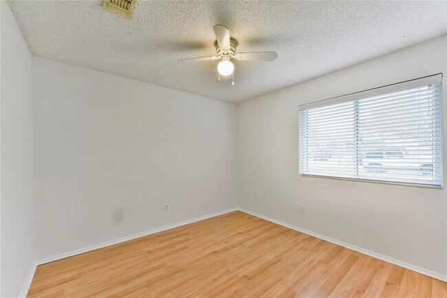 Building Photo - 8402 Romney Rd