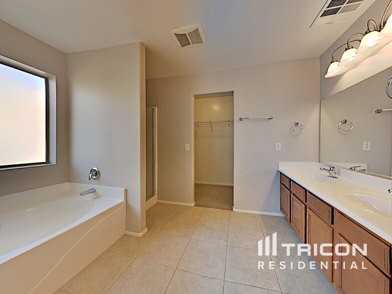 Building Photo - 23565 W Hidalgo Ave