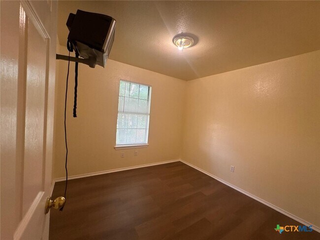 Building Photo - 2311 Old FM 440 Rd