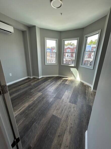 Building Photo - 1151 S 52nd St