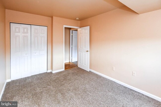 Building Photo - 5005 D St SE