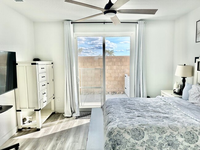 Building Photo - Gorgeous Riverstone 3/2