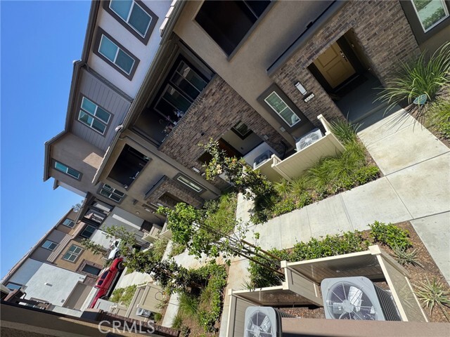 Building Photo - 1440 Stratus Dr