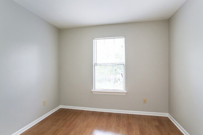 Building Photo - 4434 Echo Falls Dr