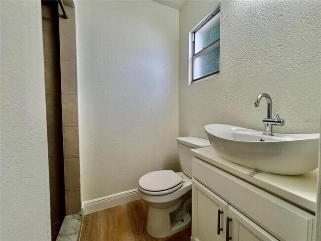 Building Photo - 5037 Lake Howell Rd