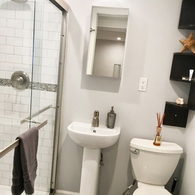 Bathroom - 695 E 38th St