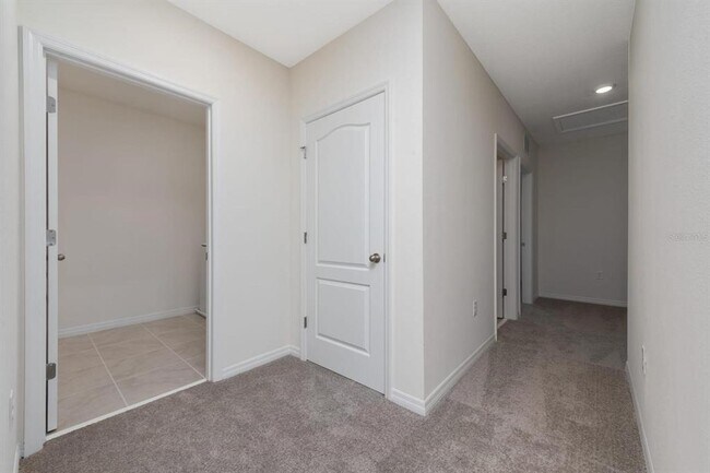 Building Photo - 1296 Cascades Ave