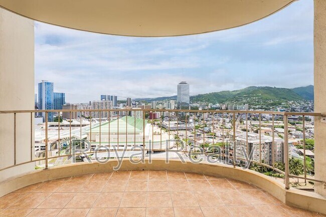 Building Photo - 1717 Ala Wai Blvd
