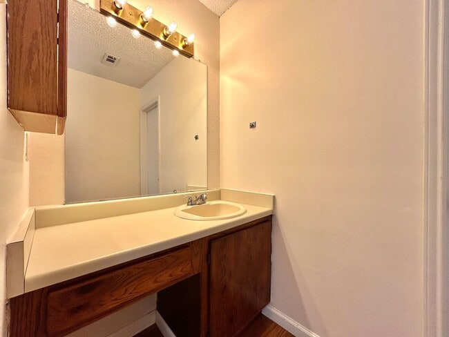 Building Photo - 1760 Horseshoe Cir