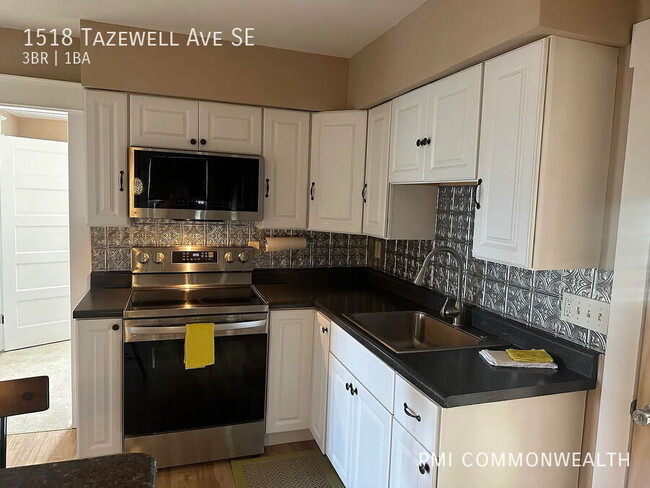 Building Photo - 1518 Tazewell Ave SE