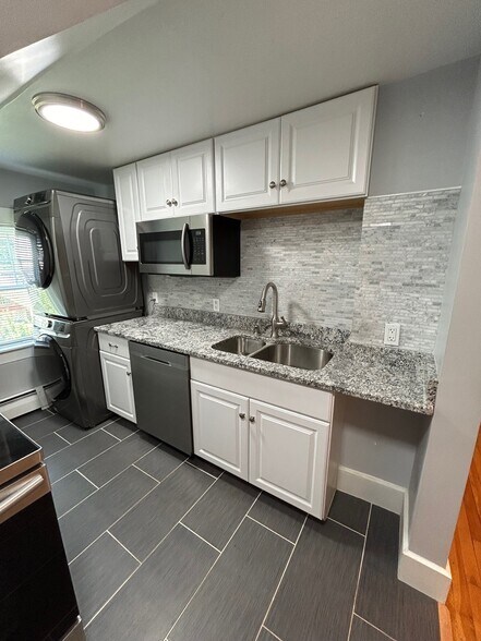 Primary Photo - 122 Brookline St