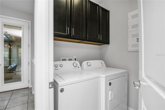 Building Photo - 5075 Caspian St