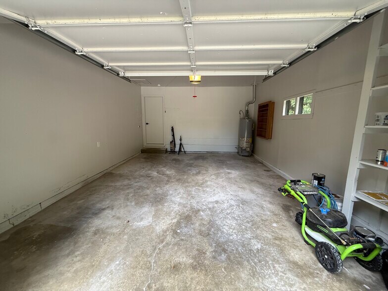 Building Photo - 3979 S Farm Road 193
