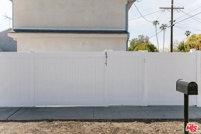 Building Photo - 6817 Bertrand Ave