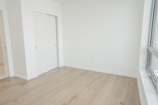 Building Photo - 2bd/2ba Seattle Condo
