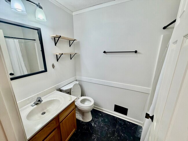 Building Photo - 60 Jetta Cir