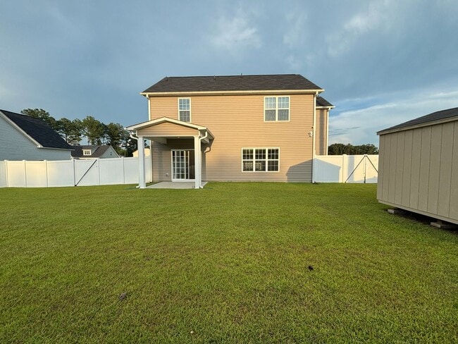Building Photo - Rental - LIKE NEW!!!!  Absolutely Beautifu...