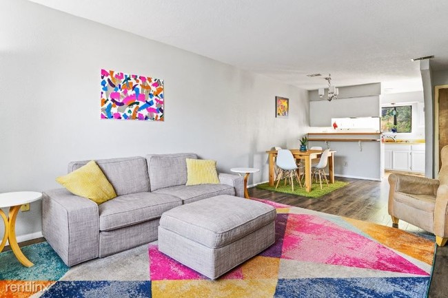 Building Photo - 2921 Richard Dr