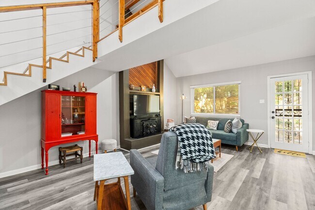 Building Photo - 6316 H St