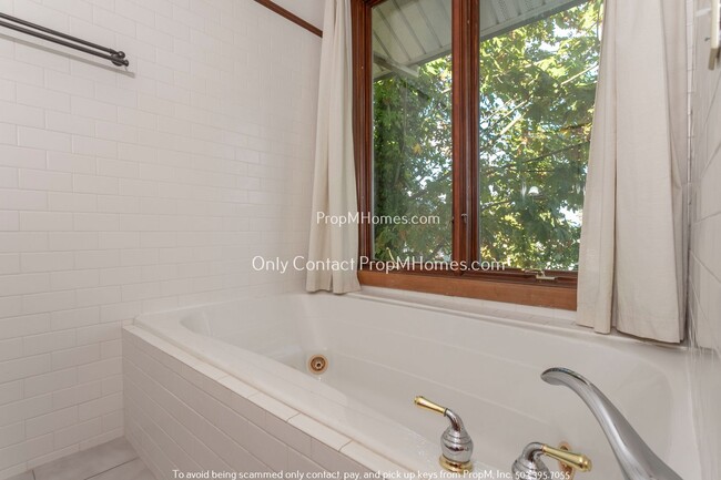 Building Photo - Spacious Large Sanctuary in SE Portland’s ...