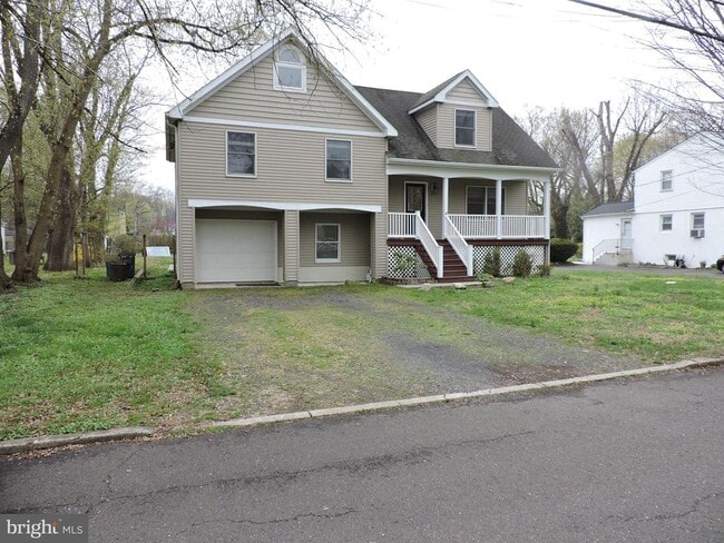 Building Photo - 115 S Bell Ave