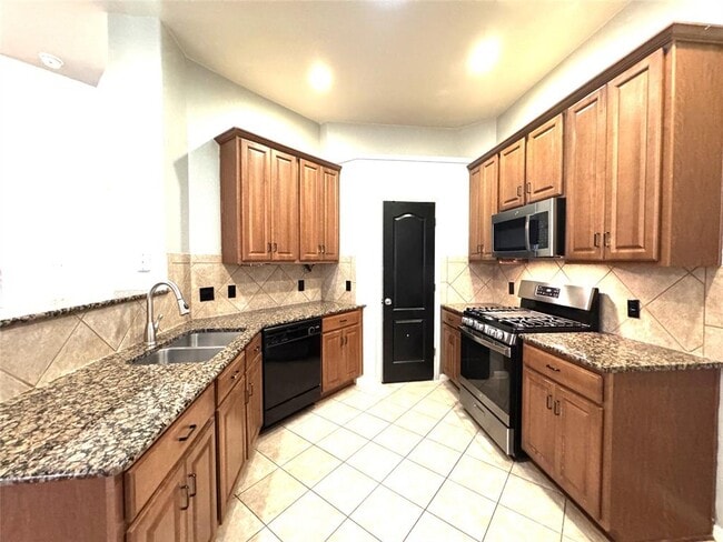 Building Photo - 807 Centerbrook Pl