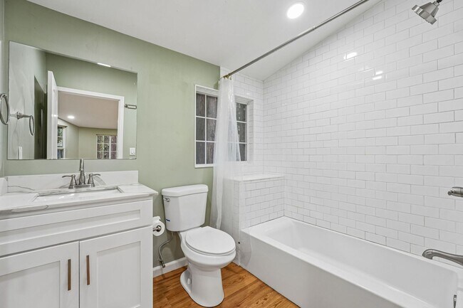 Building Photo - 21567 Starrett Hill Dr