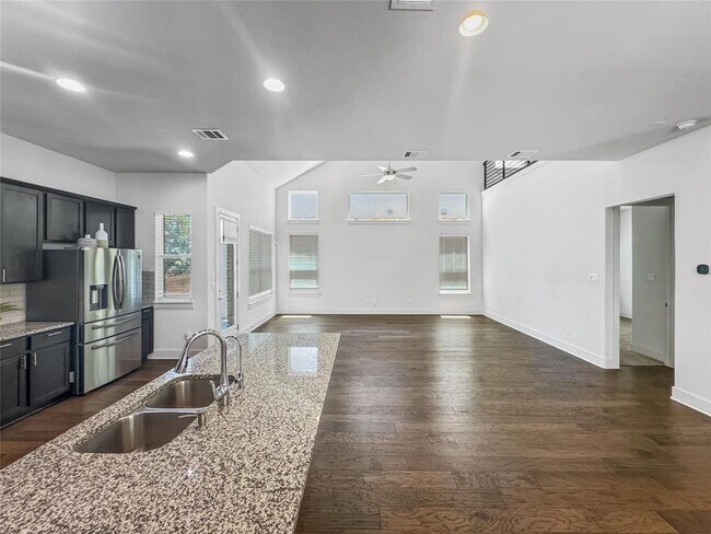 Building Photo - 1208 Westborough Ln