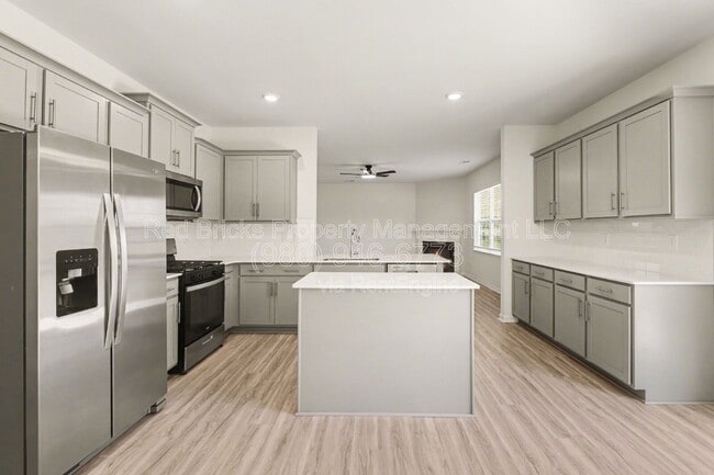 Building Photo - 1362 Secrest Cmns Dr