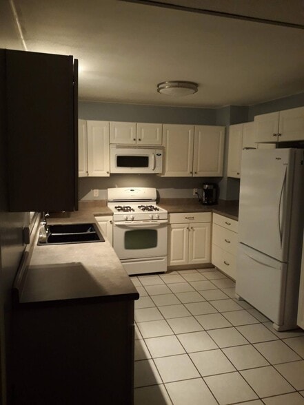 Building Photo - 3134 Horseshoe Dr