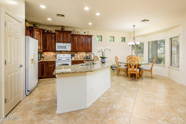 Building Photo - 42348 W Fountainhead St