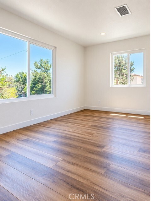 Building Photo - 1040 El Camino Dr