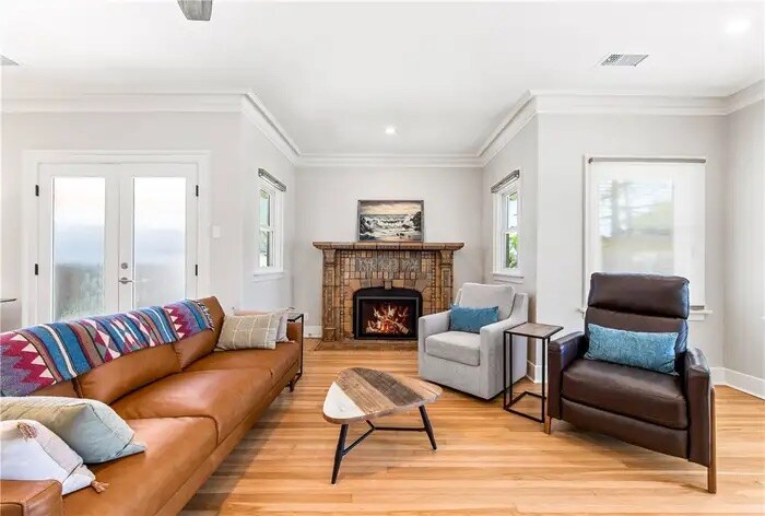 Building Photo - 4227 E Colorado St