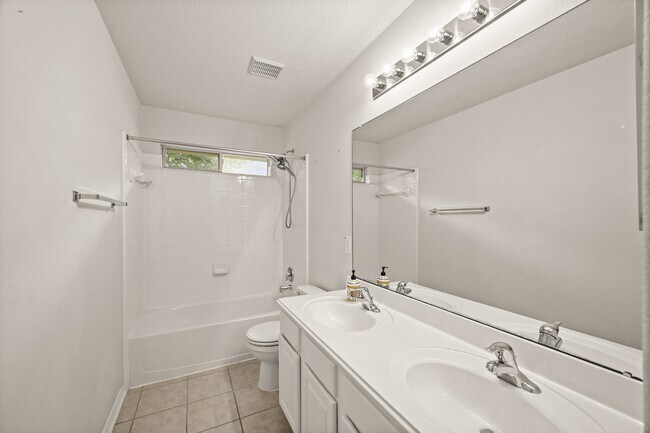 Building Photo - 18403 Lost Maples Ct