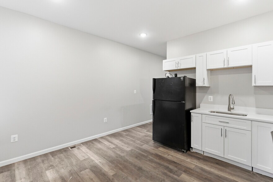 Building Photo - 1109 Poplar Grove St