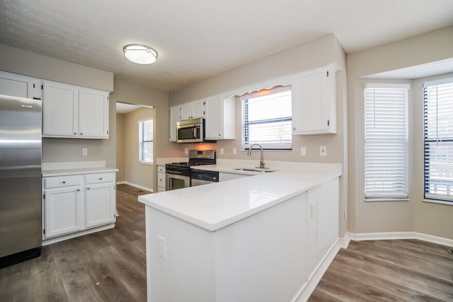 Building Photo - 224 Eastcreek Dr