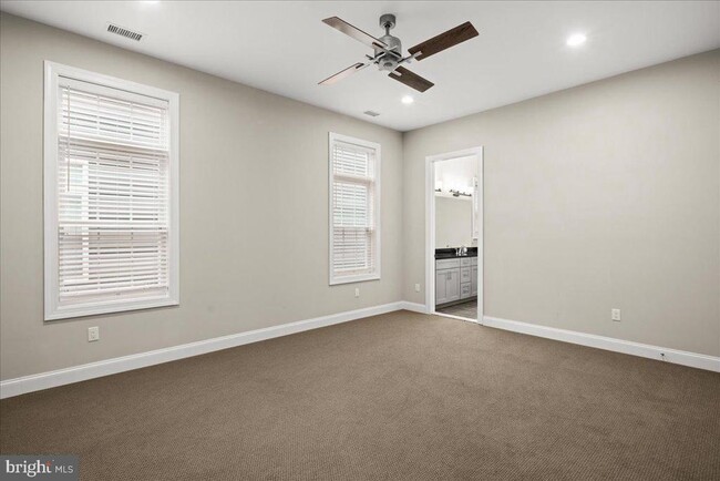 Building Photo - 48 Samjan Cir