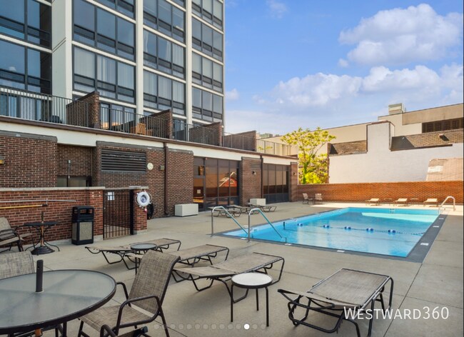 Building Photo - 1636 N Wells-2302