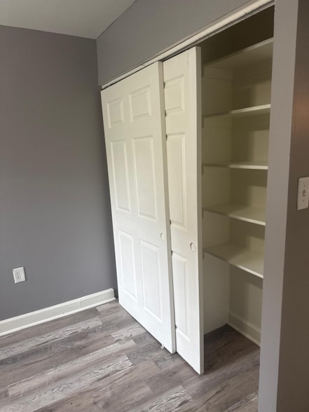 Building Photo - 406 Girard St