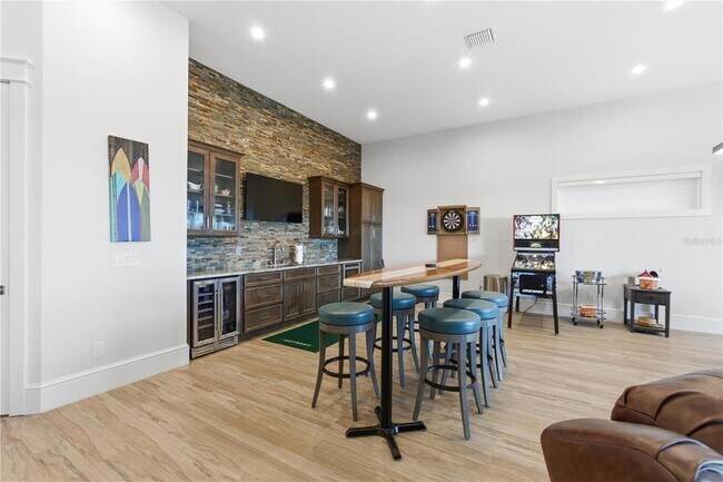 Building Photo - 340 Ocean Crest Dr