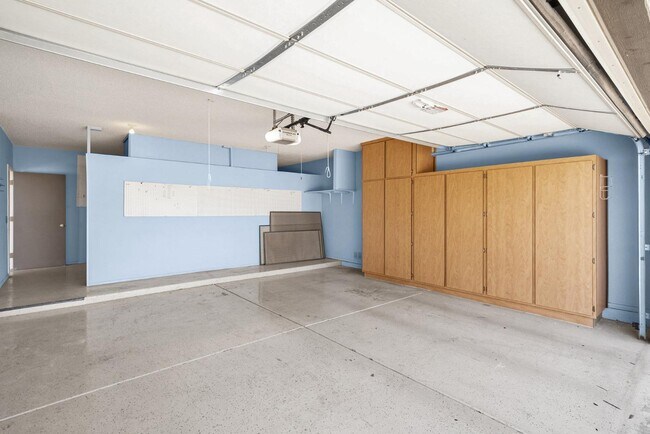 Building Photo - 25826 S Howard Dr