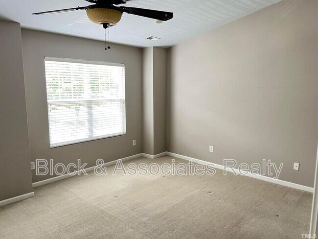 Building Photo - 2936 Settle In Ln