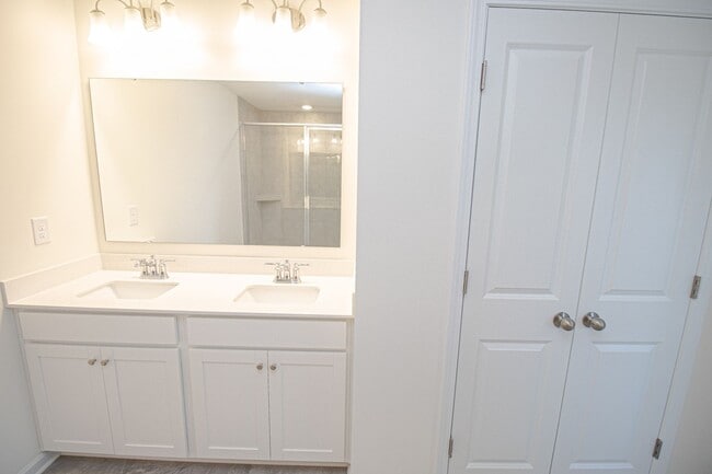 Building Photo - (Coming Soon) New 5 Bedrooms home in Indian Trail!