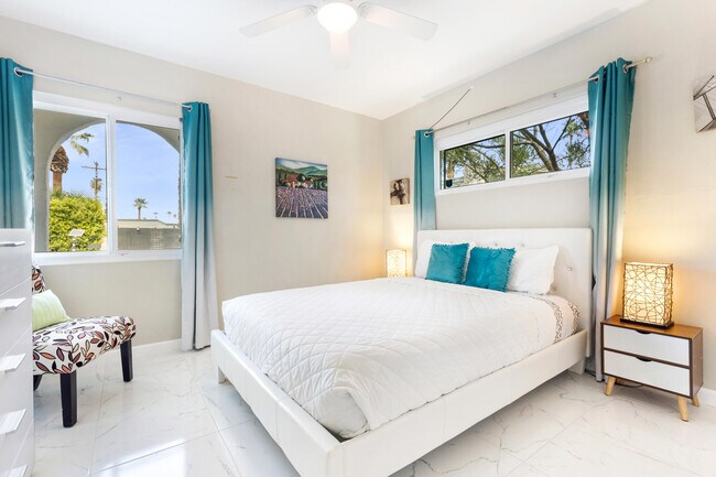 Building Photo - 4385 E Pso Caroleta