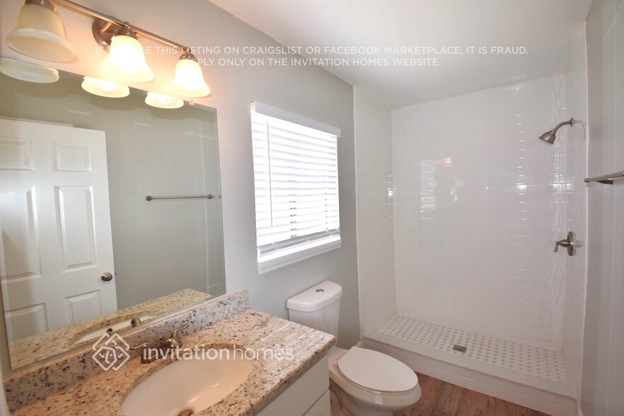 Building Photo - 2517 Weatherford Dr