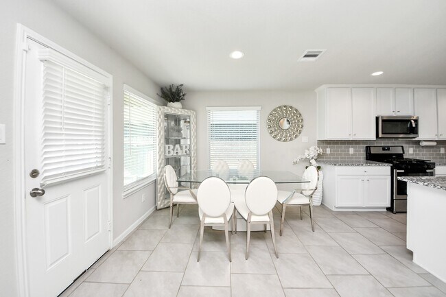 Building Photo - 3514 Windham Way